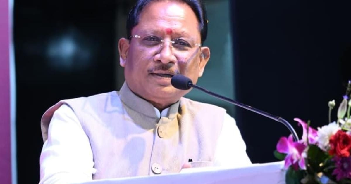 नारी शक्ति सम्मान समारोह में विभिन्न क्षेत्रों में उत्कृष्ट योगदान देने वाली महिलाओं का मुख्यमंत्री ने किया सम्मान