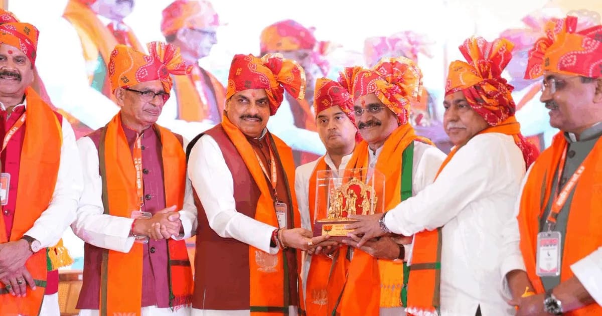 Orchha : एमपी में राहुल गांधी का खौफ, बीजेपी ने कांग्रेस नेता पर बाकायदा प्रस्ताव पारित कर किया हमला