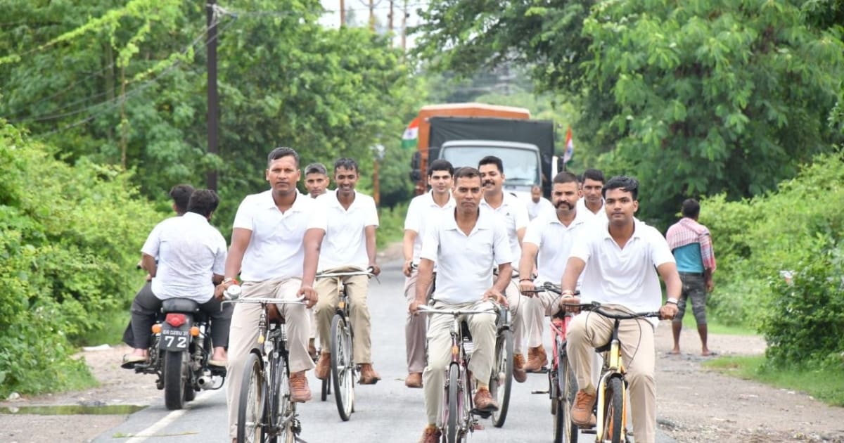 गयाजी में राष्ट्रीय खेल दिवस पर एसएसबी की साइकिल रैली