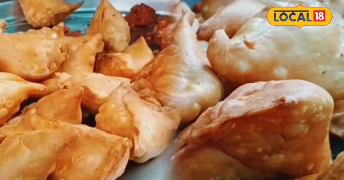 Food News: सिर्फ 4 घंटे खुलता है समोसे का ये ठेला, कढ़ाई से निकलते ही खत्म हो जाता है करौली का फेमस स्वाद