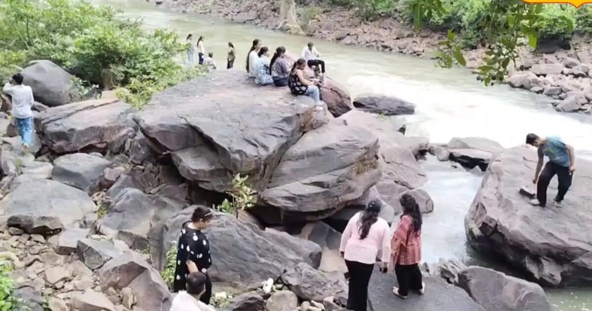 300 फीट की गहराई में खूबसूरती, नदी पहाड़, हरि वादियां और जंगली जानवर, पाताल लोक में छिपा है सागर का टूरिस्ट प्लेस