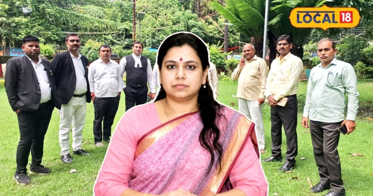 क्या मिर्जापुर से चुनाव लडेंगी IAS दिव्या मित्तल? इस्तीफा के बाद मांग हुई तेज, लोगों ने कहा- आपके लिए दरवाजे खुले हैं