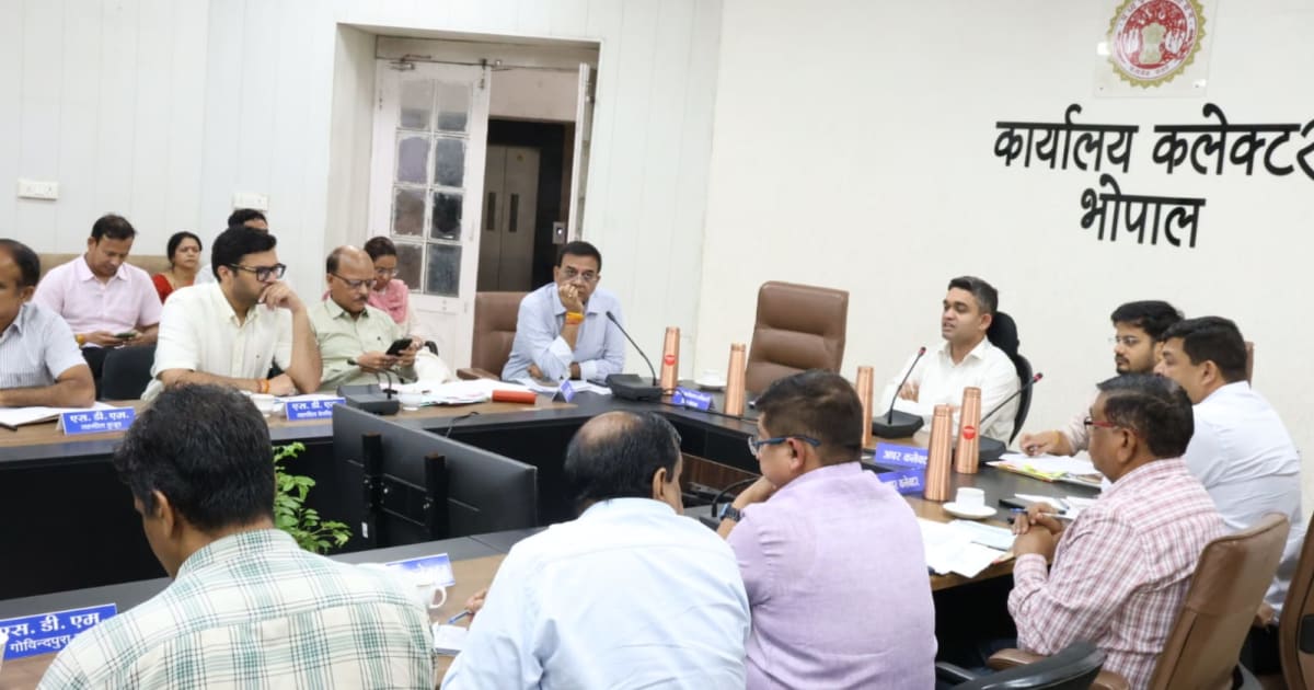 भोपाल- सीएम हेल्पलाइन प्रकरणों में लापरवाही पर तहसीलदार एवं नायब तहसीलदार को कारण बताओ नोटिस जारी