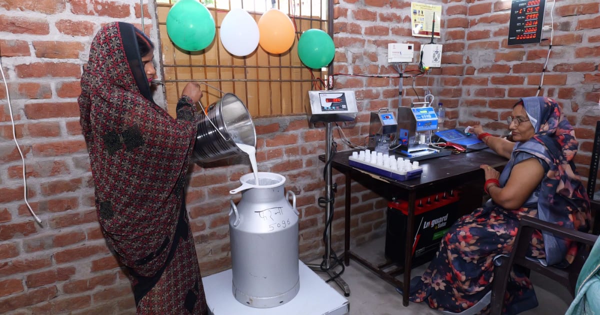 गोरखपुर की 73 हजार महिलाएं बनीं डेयरी की ताकत