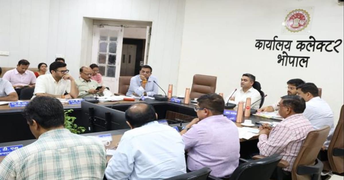 भोपाल : सीएम हेल्पलाइन प्रकरणों में लापरवाही पर तहसीलदार एवं नायब तहसीलदार को कारण बताओ नोटिस