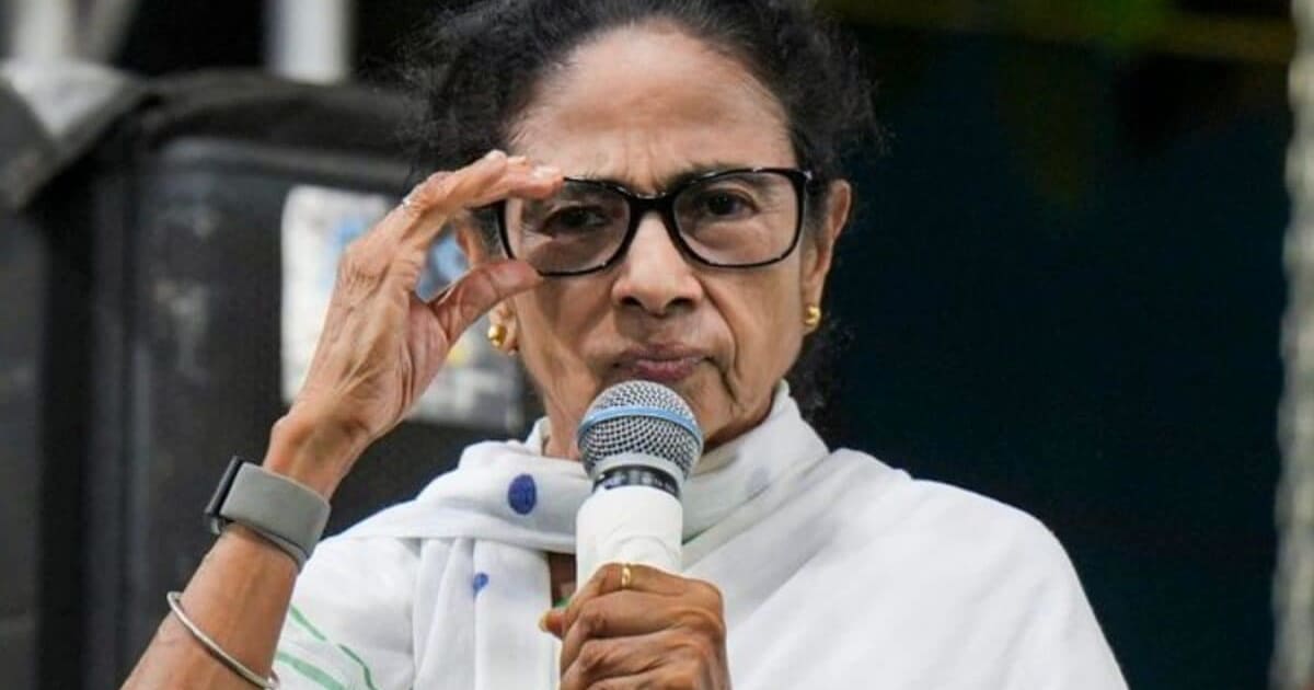 TMC फंड से 30 करोड़ का खेल... अभिषेक बनर्जी की कंपनी में हुए ट्रांसफर, सवालों में घिरीं ममता