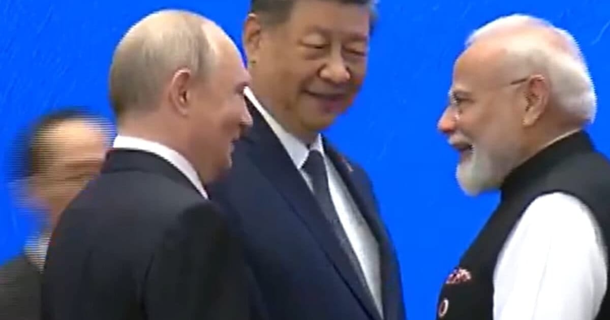 SCO तो झांकी है, BRICS अभी बाकी है, एक तस्वीर ने बढ़ाई डोनाल्ड ट्रंप की धुकधुकी, हलाल खाने वाले बेहाल