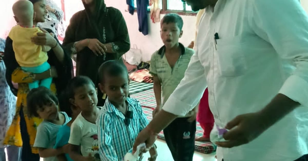 वाराणसी में गंगा का जलस्तर चेतावनी बिंदु के पार राहत शिविरों में बढ़ाई गई निगरानी