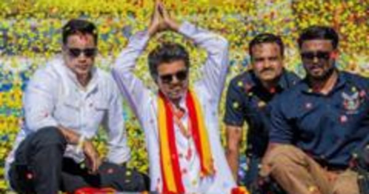तमिलनाडु: टीवीके के मंत्री क्यों देख रहे जोसेफ़ विजय में पीएम का चेहरा?