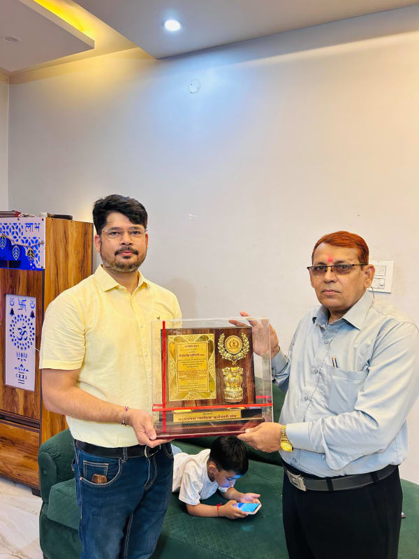 कर्मचारी हितों के सजग प्रहरी एवं समाजसेवी श्री सुरेन्द्र सिंह भदौरिया का न्यायिक कर्मचारी संघ ने किया सम्मान
