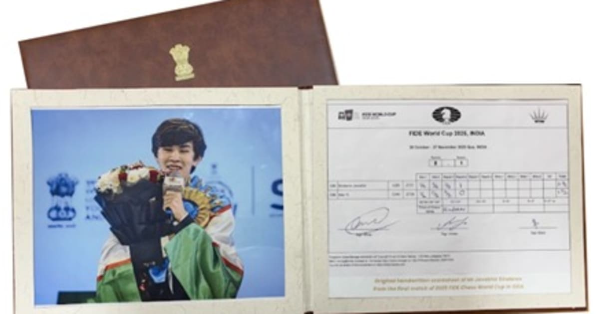 पीएम मोदी ने उज़्बेकिस्तान के राष्ट्रपति को दिया खास तोहफा
