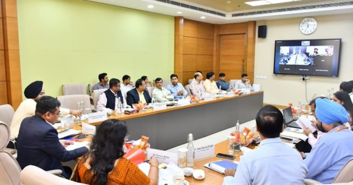 भारत और अफगानिस्तान ने व्यापार सहयोग मजबूत करने के उपायों की समीक्षा के लिए की बैठक