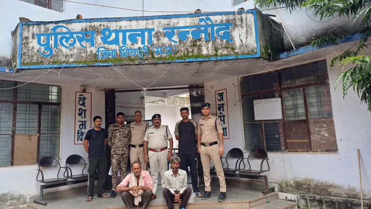 हत्या के मामले में छह माह से फरार परमाल यादव गिरफ्तार, गिरफ्तारी वारंटी बनवीर लोधी भी पकड़ा