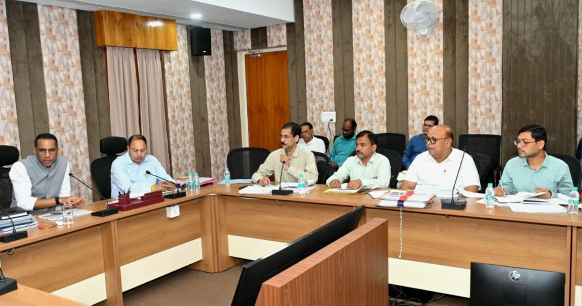 लोक निर्माण विभाग के सचिव ने पुल-पुलियों और राष्ट्रीय राजमार्गों के कार्यों की समीक्षा की