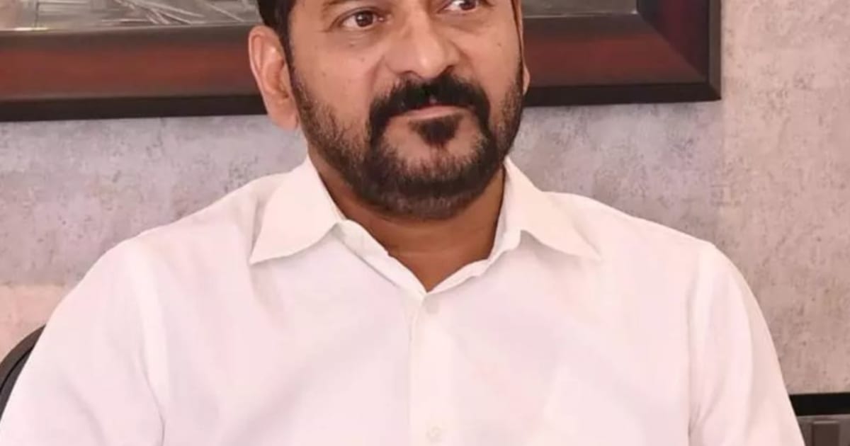 बेटी के बयान के बाद तेलंगाना मंत्री बर्खास्त:सीएम रेवंत रेड्डी पर ₹200 करोड़ की जमीन उगाही का आरोप लगाया था; राज्यपाल को सिफारिश भेजी