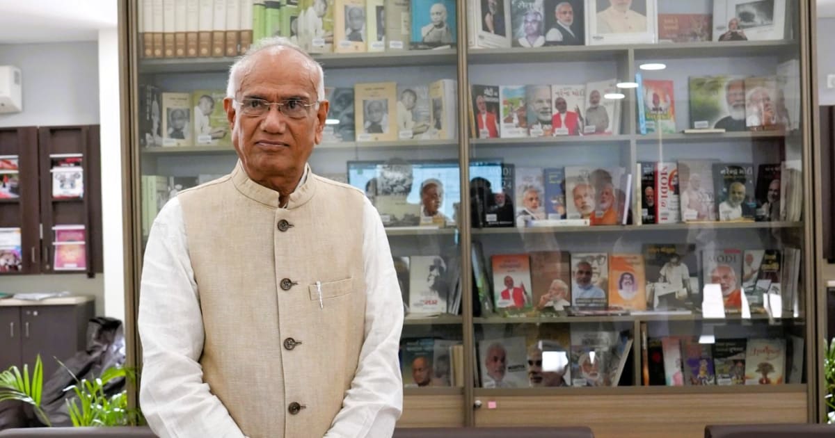 पद्मश्री डॉ. जे.एम. व्यास ने NFSU में "RFID" टेक्नोलॉजी-आधारित ऑनलाइन लाइब्रेरी पोर्टल का उद्घाटन किया