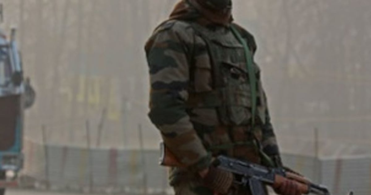जम्मू-कश्मीर के बडगाम में एक आतंकी ढेर:कल से चल रहा सेना का ऑपरेशन; दूसरे आतंकी की तलाश जारी; एक AK राइफल भी मिली