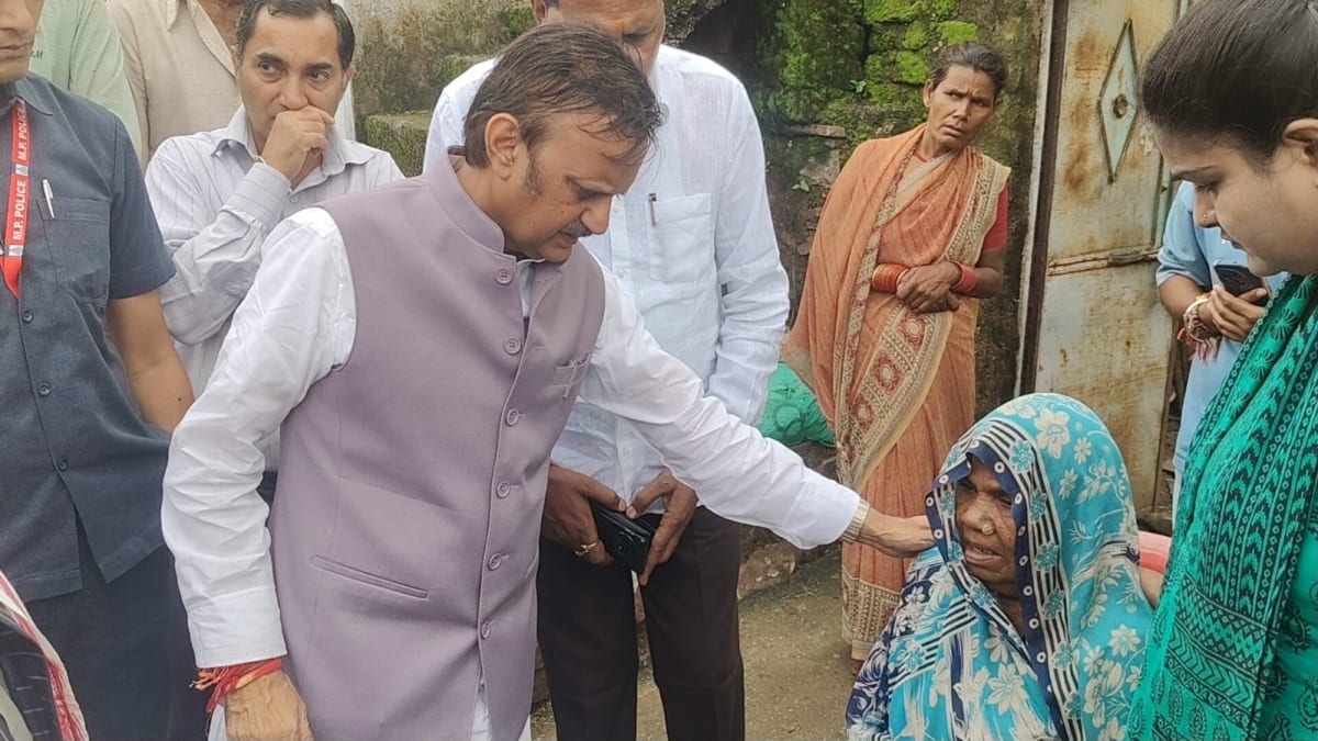 अवैध शराब माफिया के खिलाफ एक्शन में उप मुख्यमंत्री, बोले - दोषियों को बख्शेंगे नहीं, कड़ी से कड़ी सजा दिलाएंगे