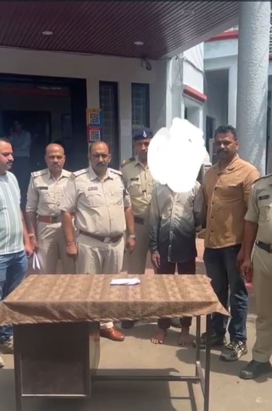 हबीबगंज थाना पुलिस को मिली बड़ी कामयाबी, नर्मदा अस्पताल के पास महिला का पर्स झपटने वाला शातिर बदमाश गिरफ्तार