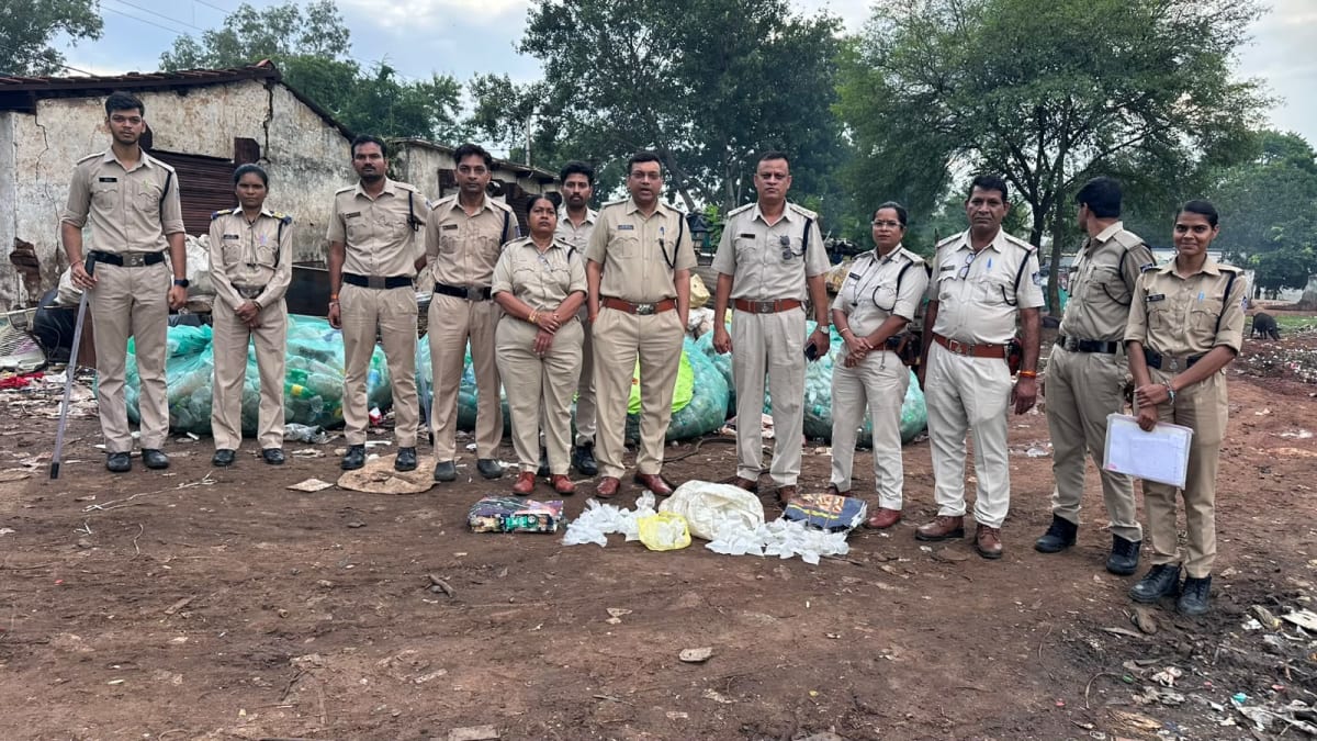अवैध शराब के खिलाफ आबकारी विभाग की बड़ी कार्रवाई दो चलती हाथ भट्टियां पकड़ीं, 15 बल्क लीटर अवैध शराब जब्त