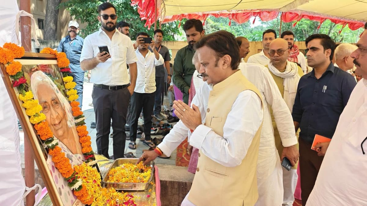 उप मुख्यमंत्री राजेन्द्र शुक्ल ने दिवंगत माधुरी सिंह को अर्पित की श्रद्धांजलि