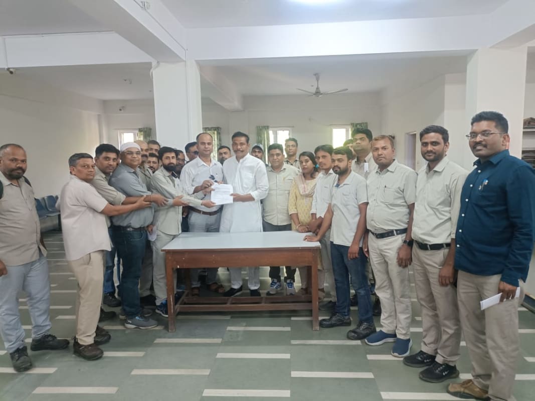 ट्रॉली बैग के विरोध में 2500 सदस्यों का ज्ञापन, फिर भी कल होगा वितरण