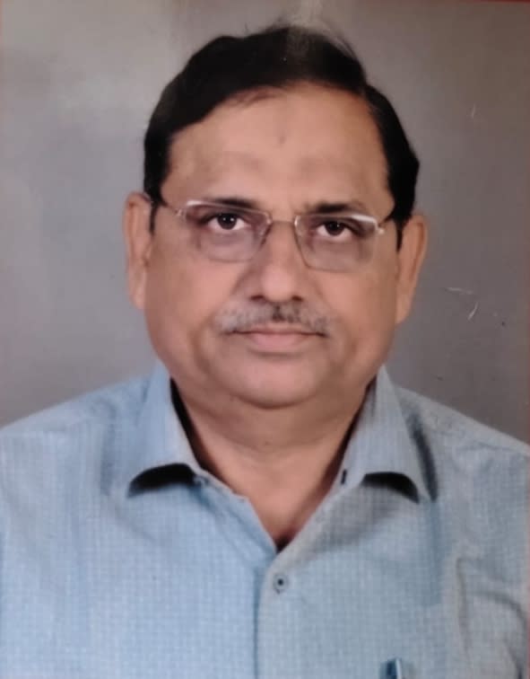 क्या मज़ार पर दीया जलाने से इंसाफ़ का अंधेरा दूर होगा?