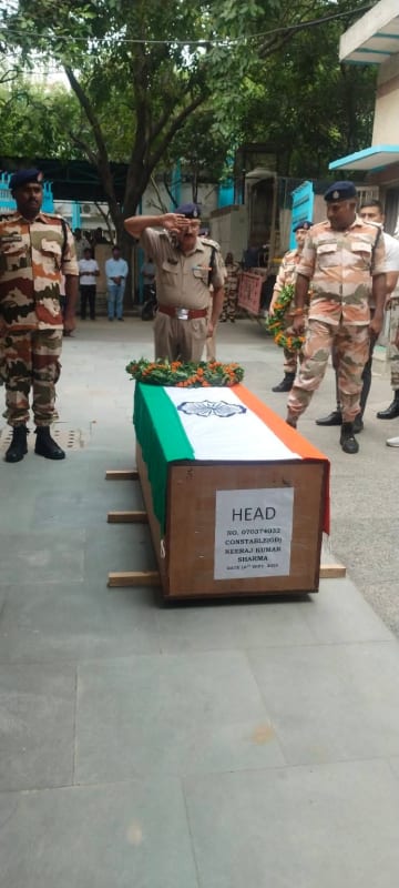 शिवपुरी में ITBP जवान नीरज शर्मा को अंतिम विदाईः एक साल से लेह-लद्दाख में थे तैनात, दिल्ली मुख्यालय पर बिगड़ी थी तबीयत, देखें वीडियो