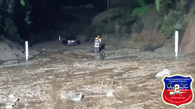 Rescate vehicular Km 17 Cuesta Barriga