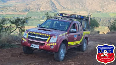 Nuestras unidad Forestal UT-2 continúa trabajando en el incendio forestal Sector Patagüilla Curacaví a cargo Capitán Eric Maureira