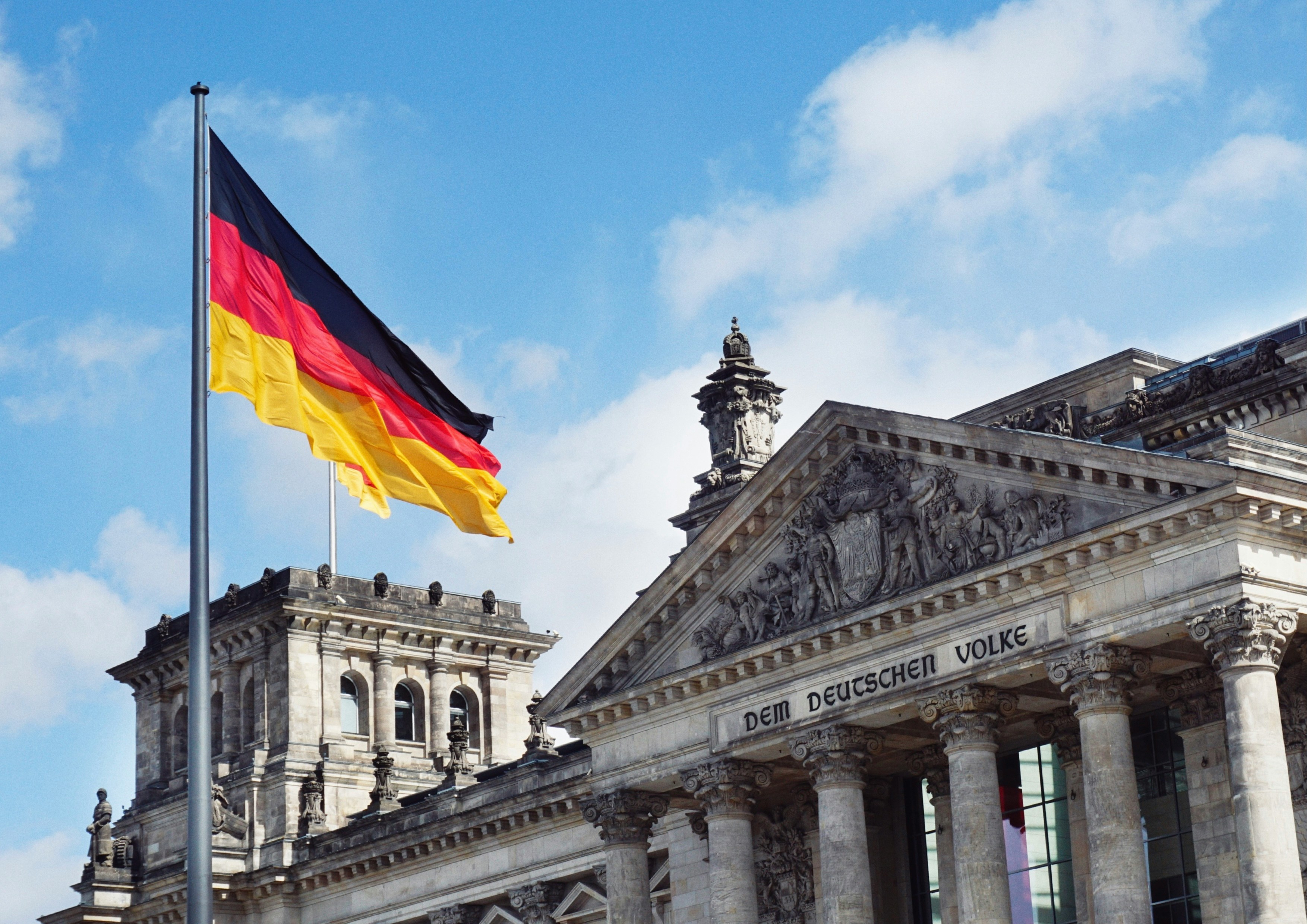 Wholesale Used iPhones Germany: B2B Buyer's Guide 2026