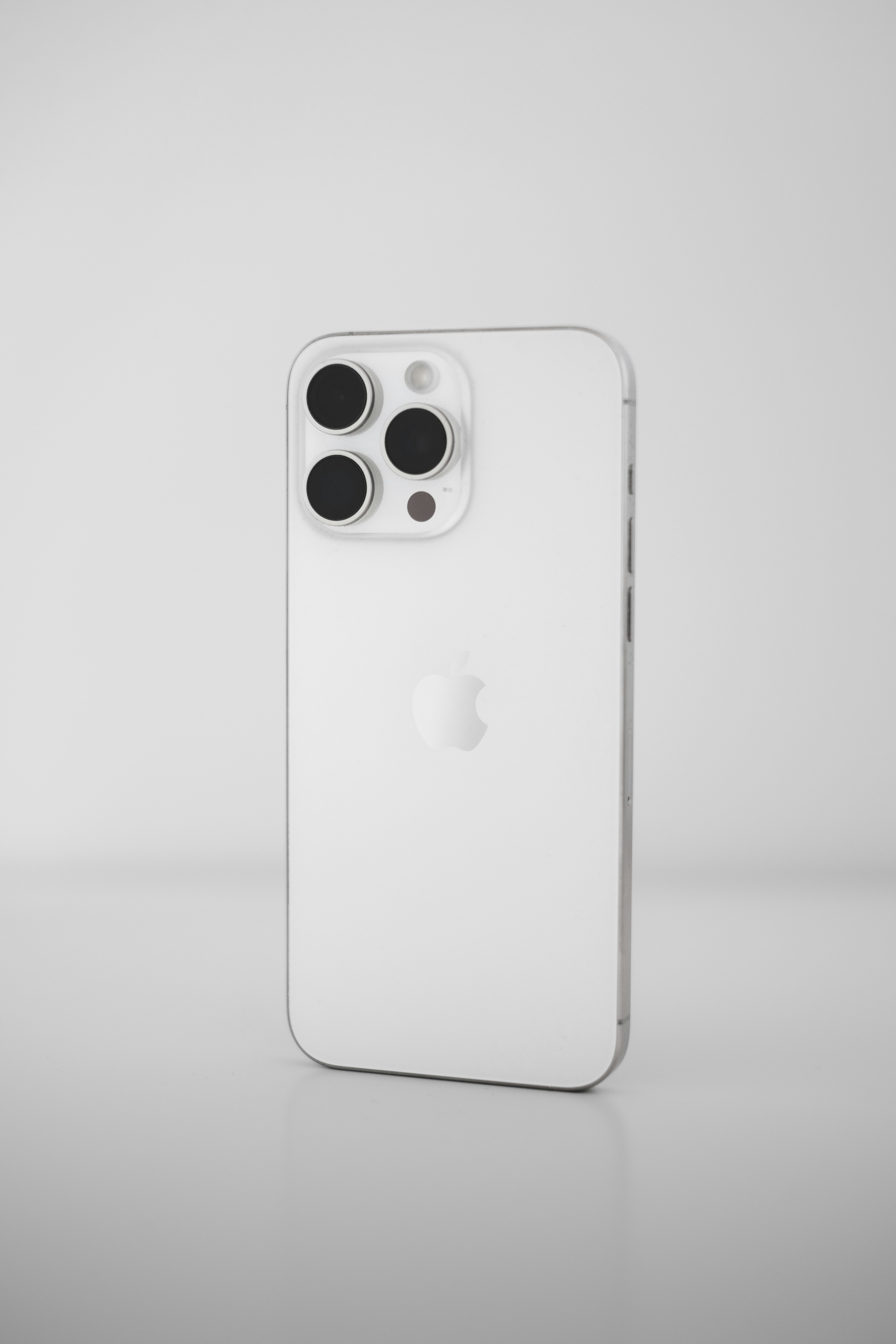 MOQ and Pricing Tiers Explained for Used Phone Resellers