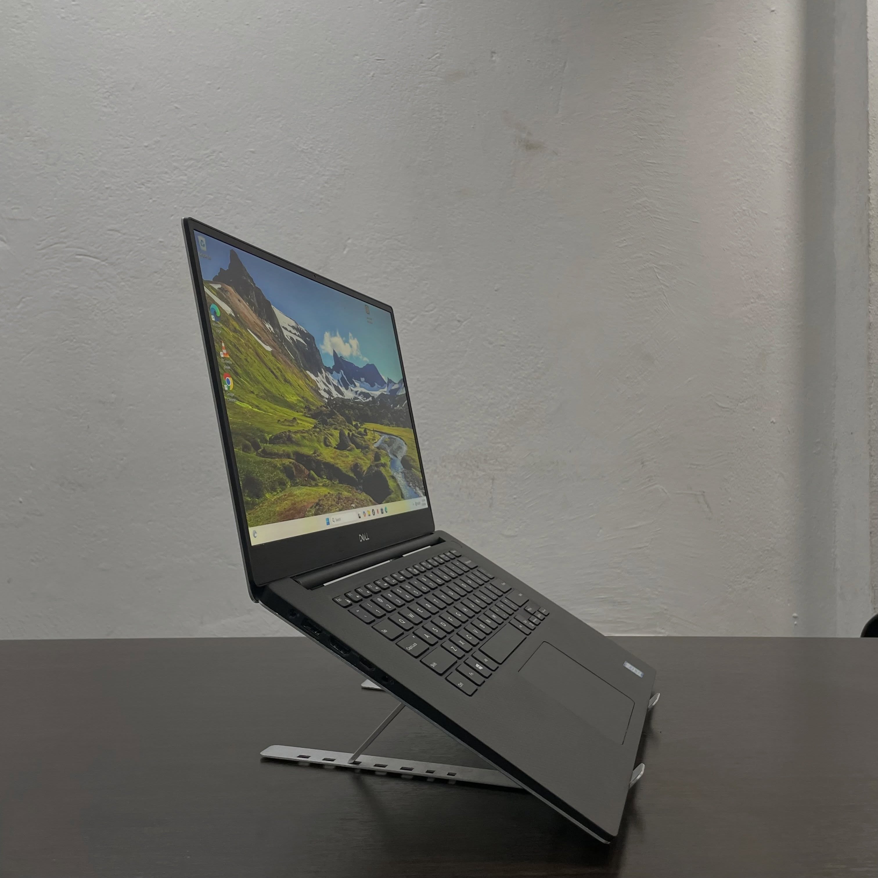 Dell XPS 15 7590 i7 9th Gen 16GB/512GB GTX 1650 4GB Gaming Laptop