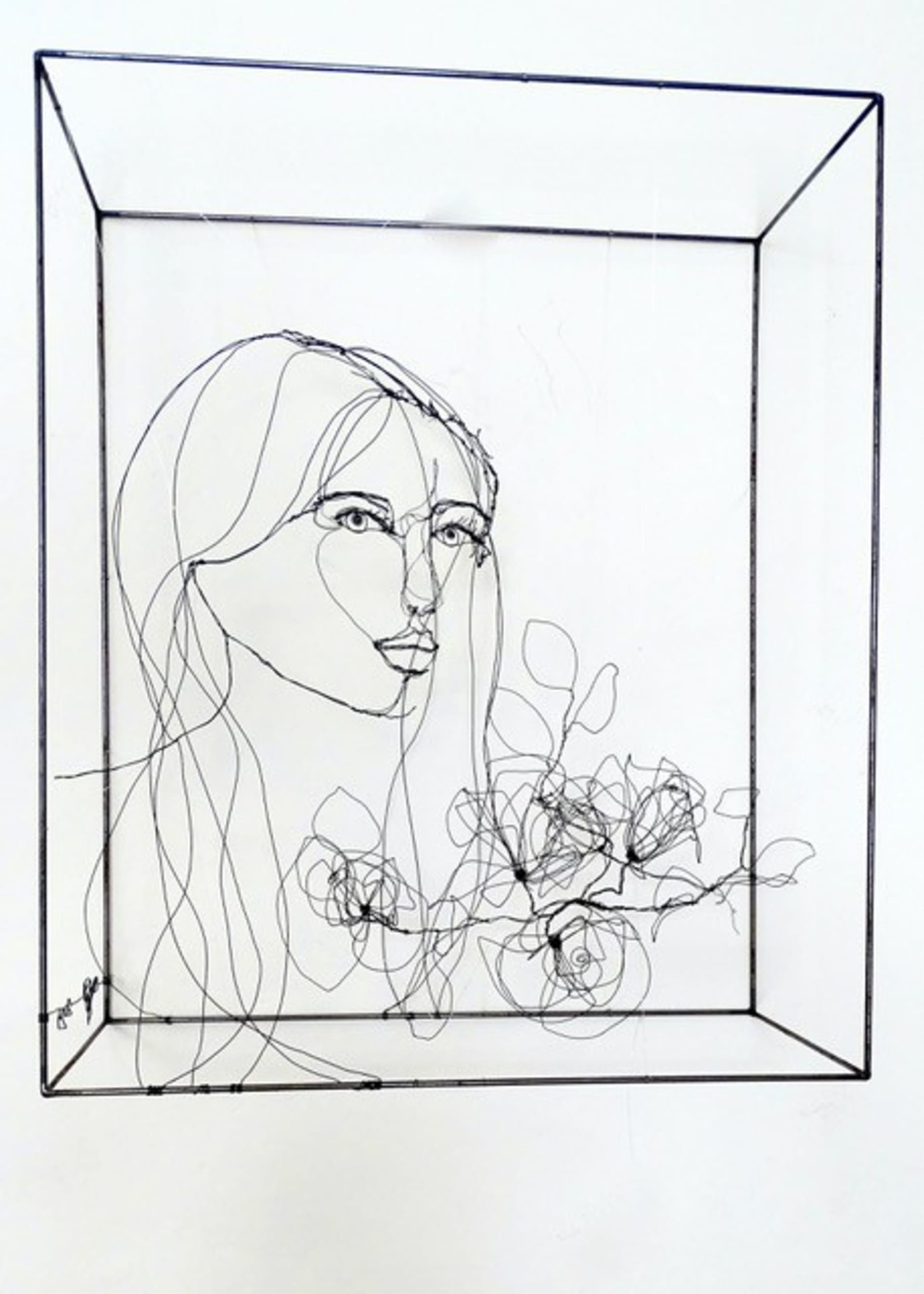 Gezichtsstudies 2023.18 door Myriam Louvel, metaaldraadsculptuur