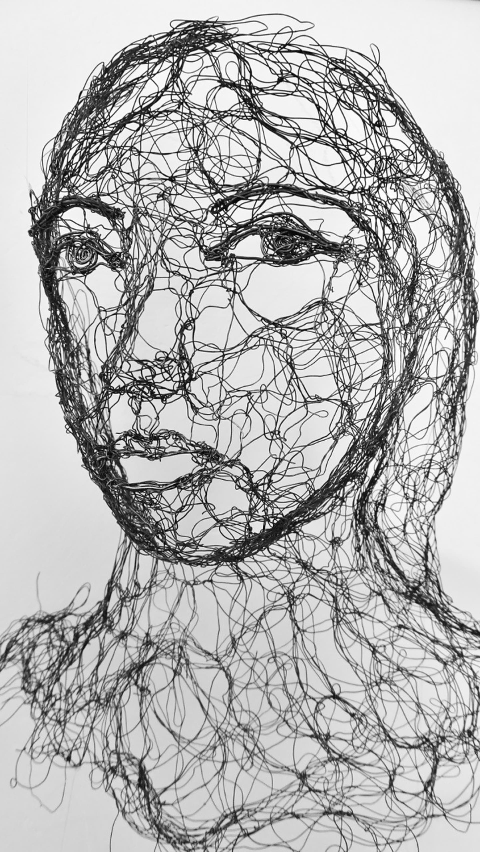 Gesichtsstudien 2023.21, Ansicht 2, Metalldrahtskulptur von Myriam Louvel