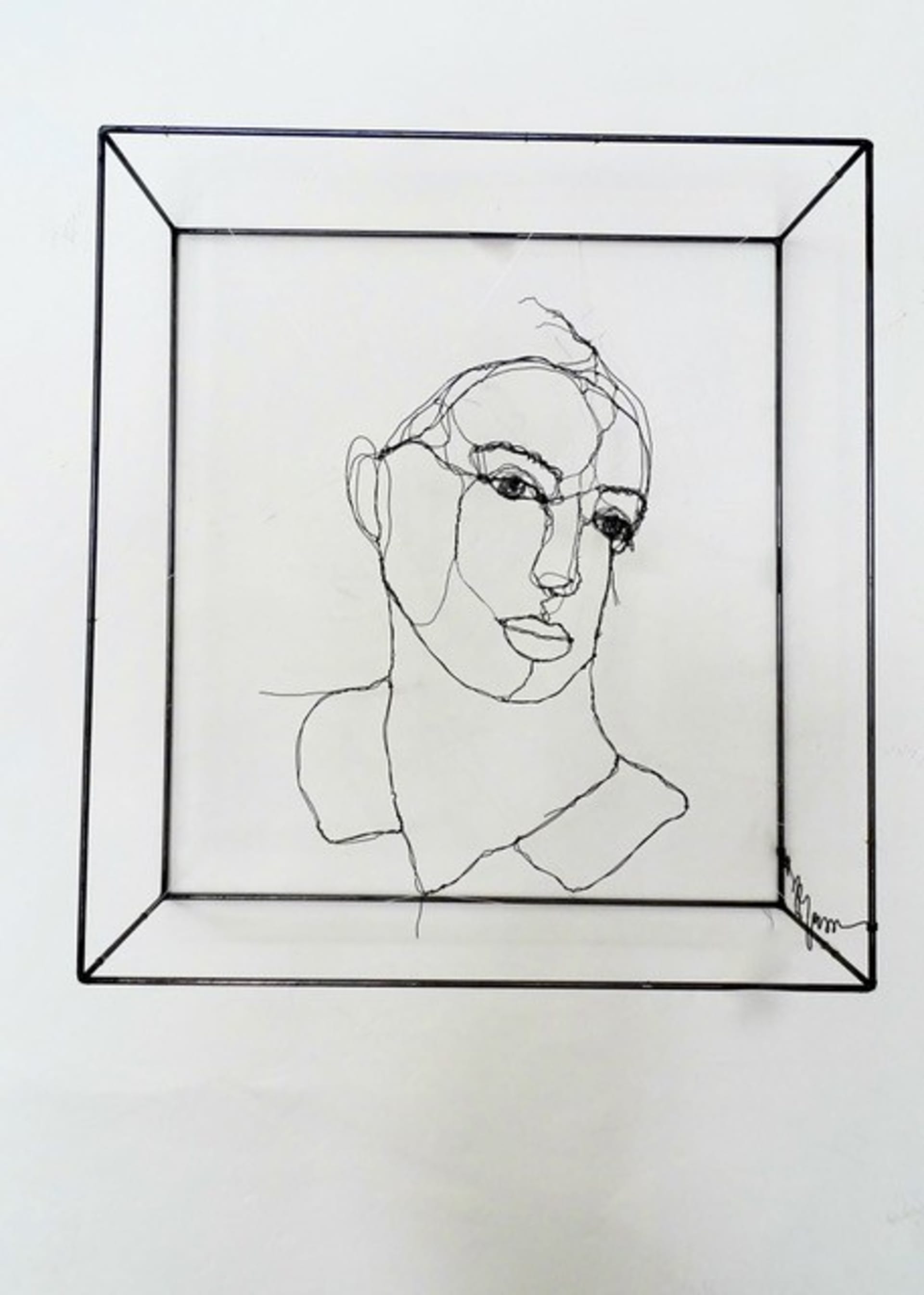 Gezichtsstudies 2024.131 door Myriam Louvel, metaaldraadsculptuur