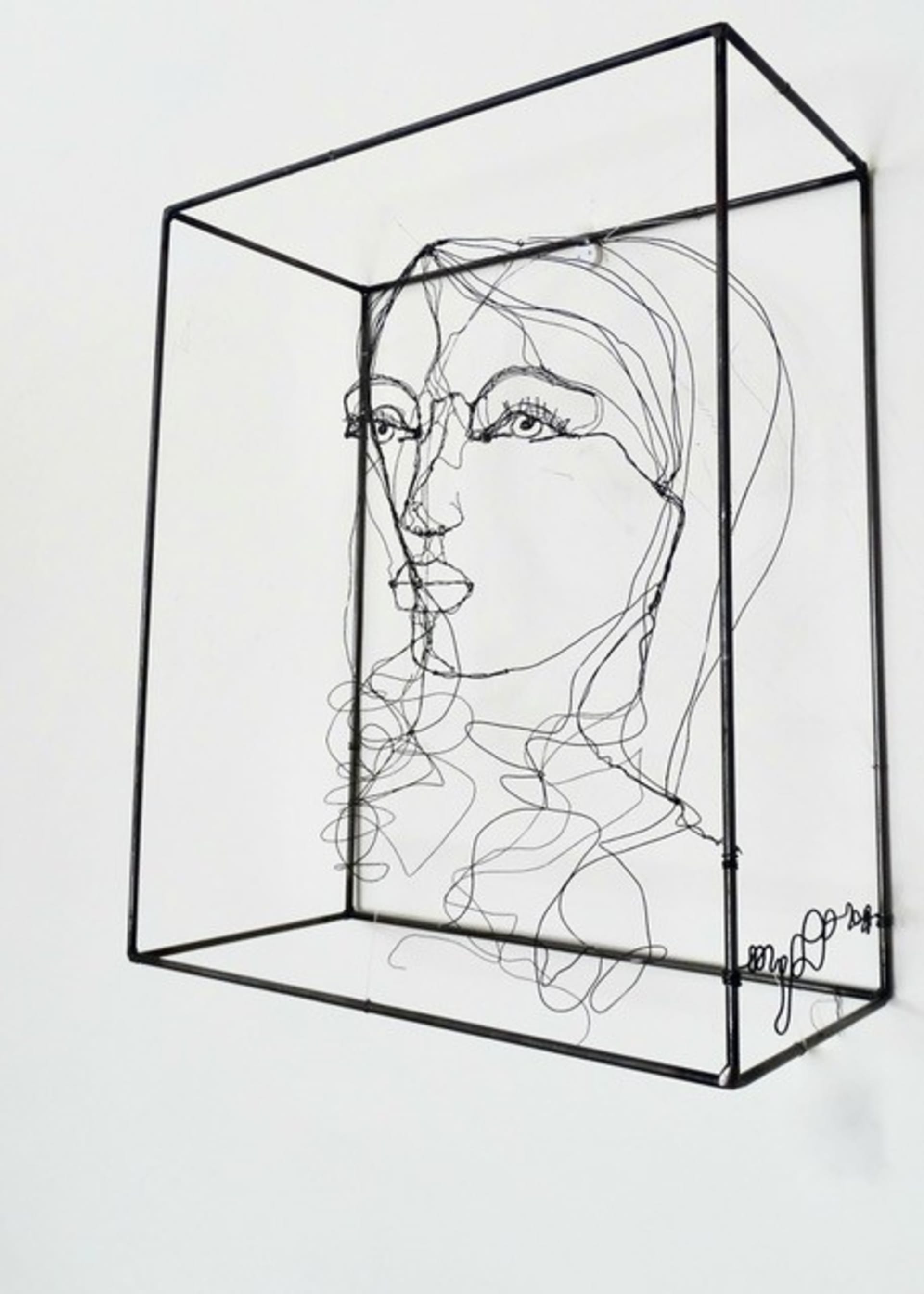 Gesichtsstudien 2024.84, Ansicht 2, Metalldrahtskulptur von Myriam Louvel