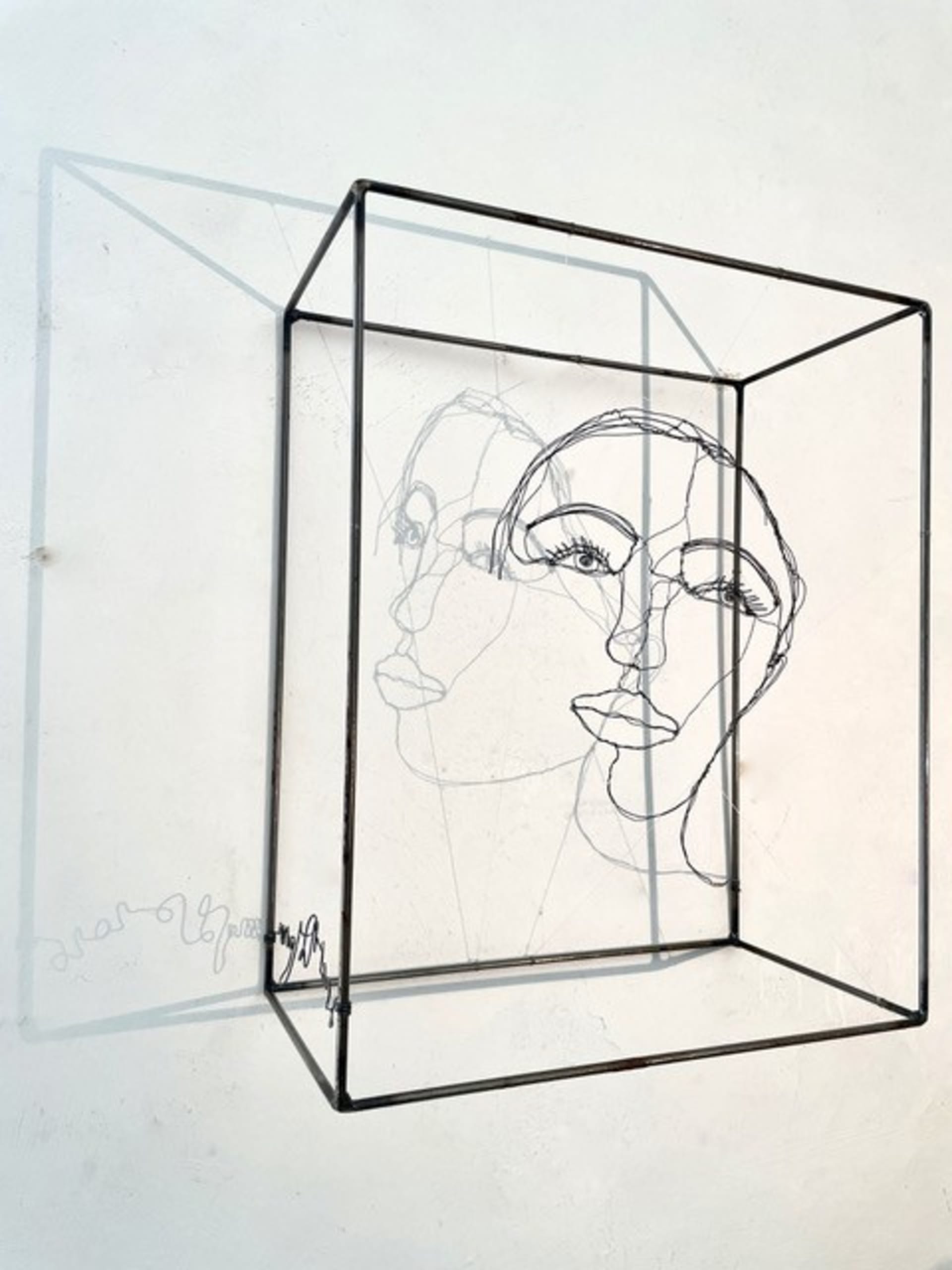 Étude de visage 2026.12, vue 3, sculpture en fil de fer par Myriam Louvel