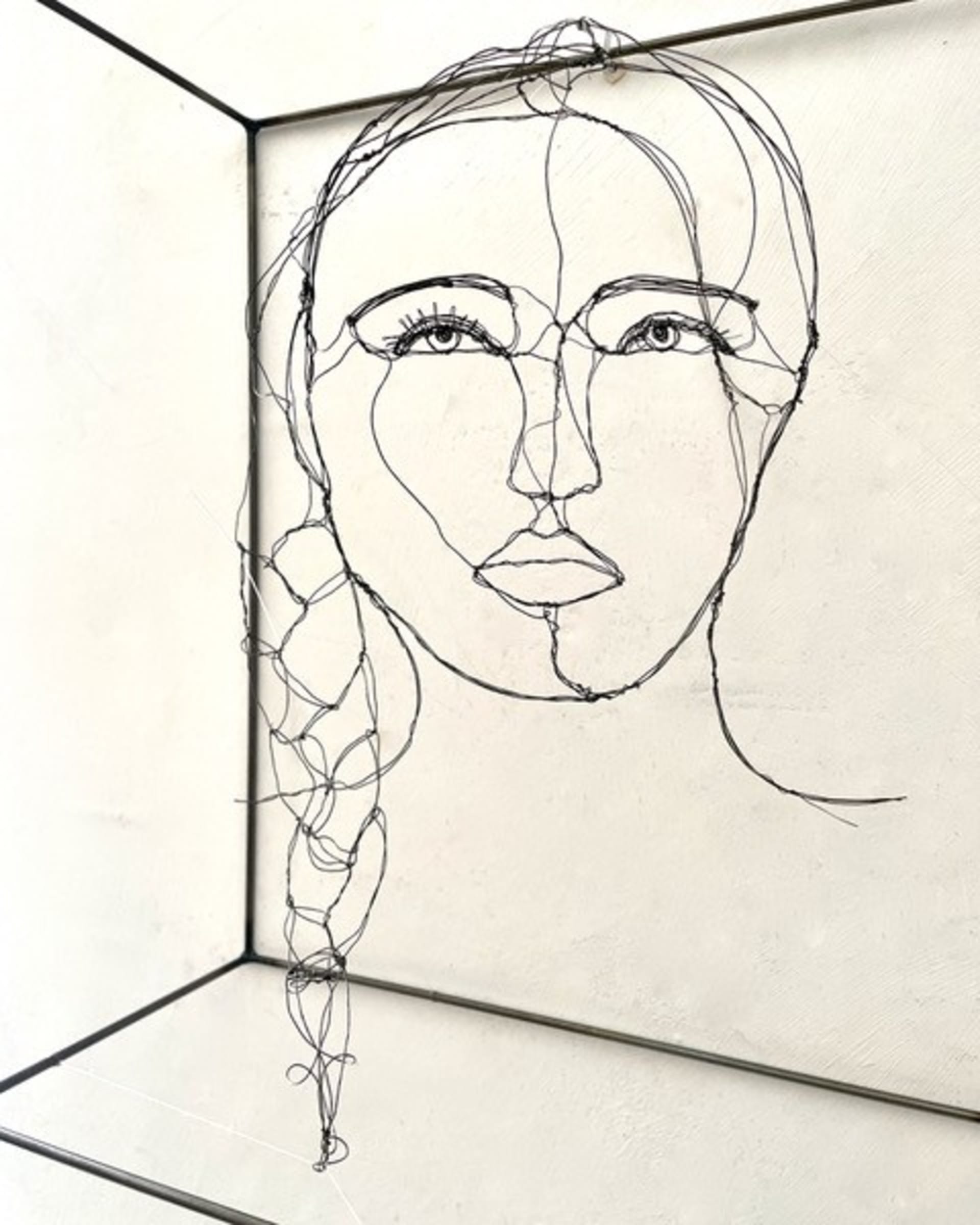 Étude de visage 2026.16, vue 2, sculpture en fil de fer par Myriam Louvel