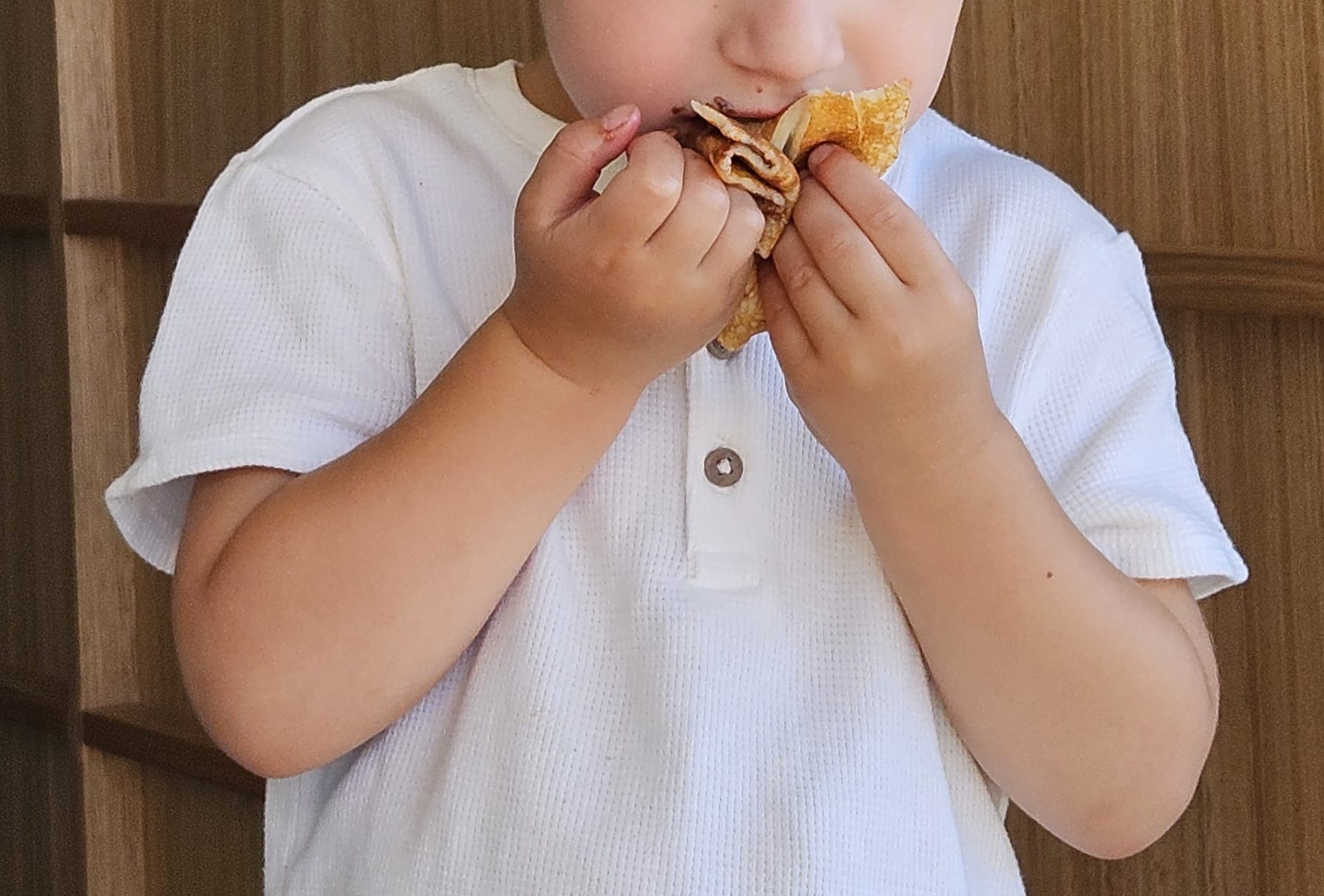 Crepes with strawberries and cream