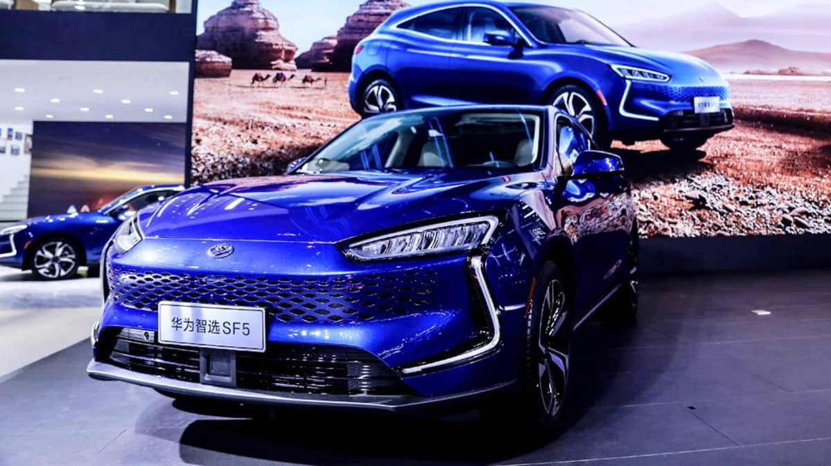 Huawei unveils its first car: The 2021 Seres SF5 | Drive