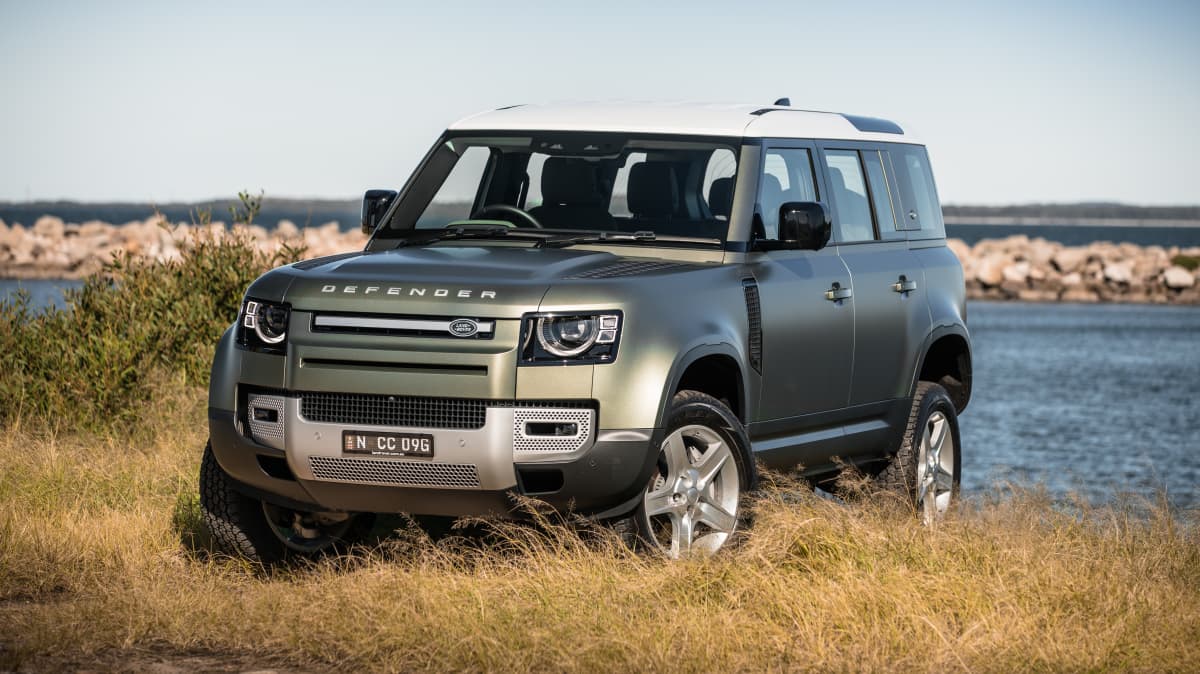 2021 Land Rover Defender P400 SE review | Drive