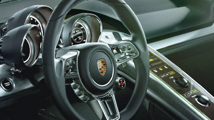 S1nn Explains The Porsche 918 Spyder Infotainment System