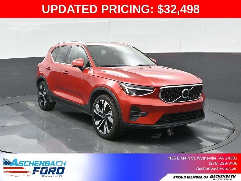 2023 Volvo XC40 B5 Plus Bright Theme