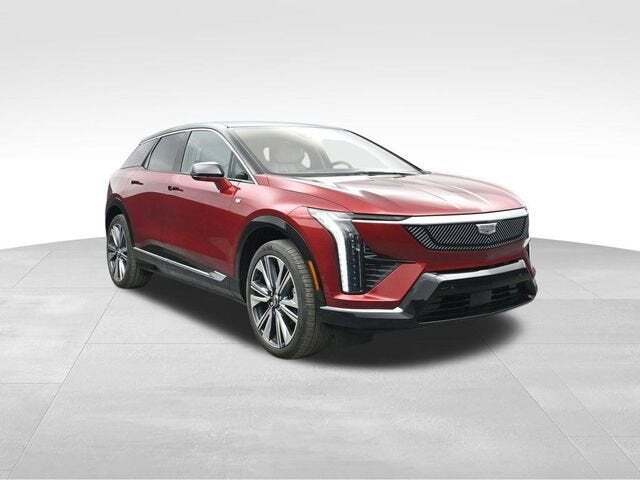 2025 Cadillac OPTIQ Luxury 2