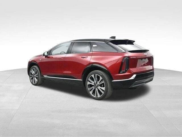 2025 Cadillac OPTIQ Luxury 2