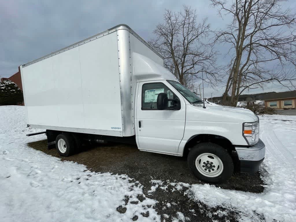 2024 Ford E-450 Cutaway 
