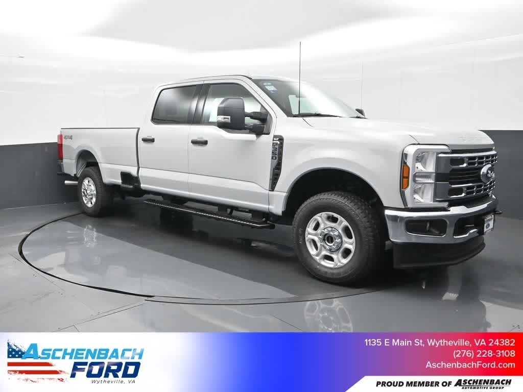 2026 Ford Super Duty F-350 SRW XLT