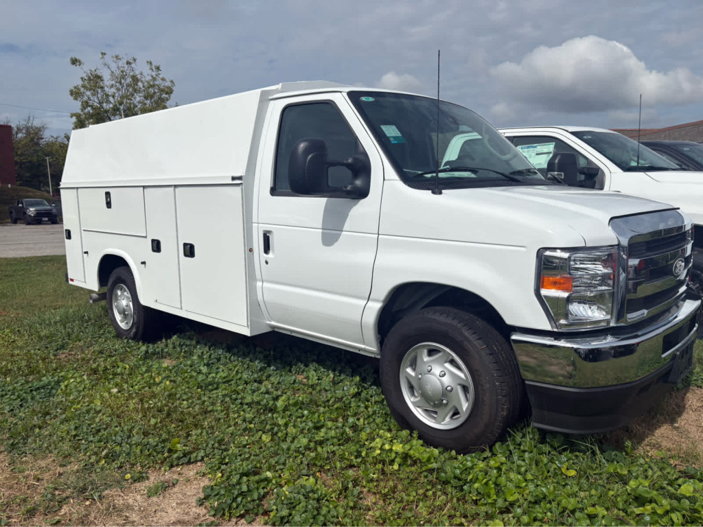 2026 Ford E-350 Cutaway 