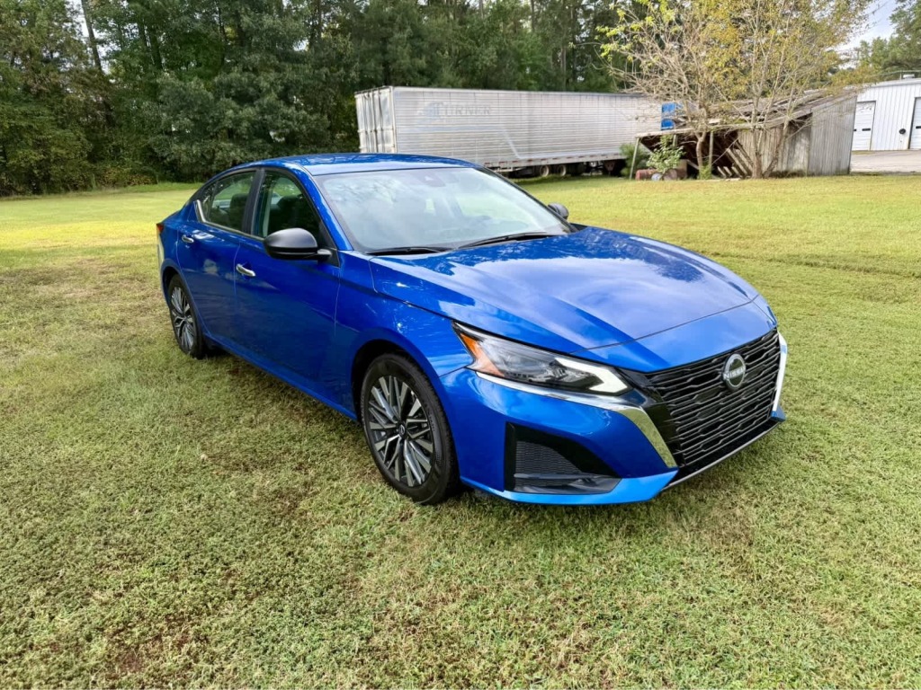 2025 Nissan Altima SV FWD